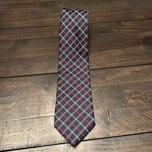 Men’s Stafford tie.